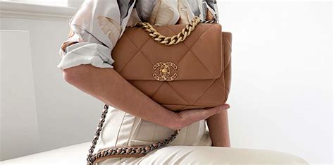 chanel 19 handbag price